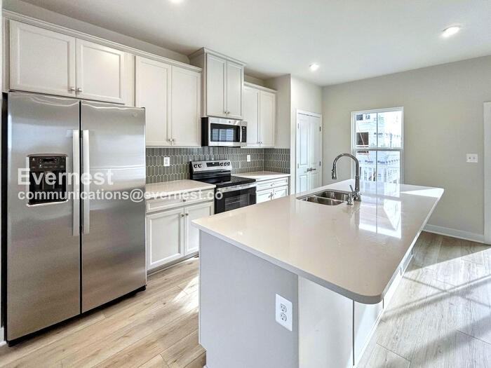 4539 Camfield Ln - Photo 2 of 26