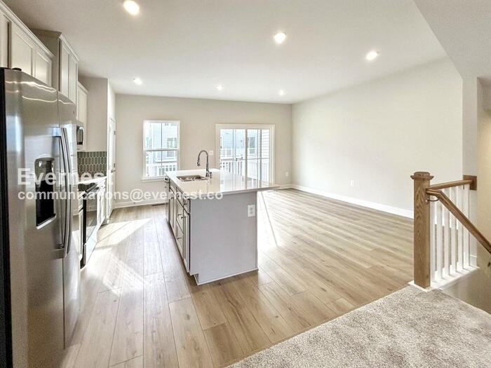 4539 Camfield Ln - Photo 3 of 26