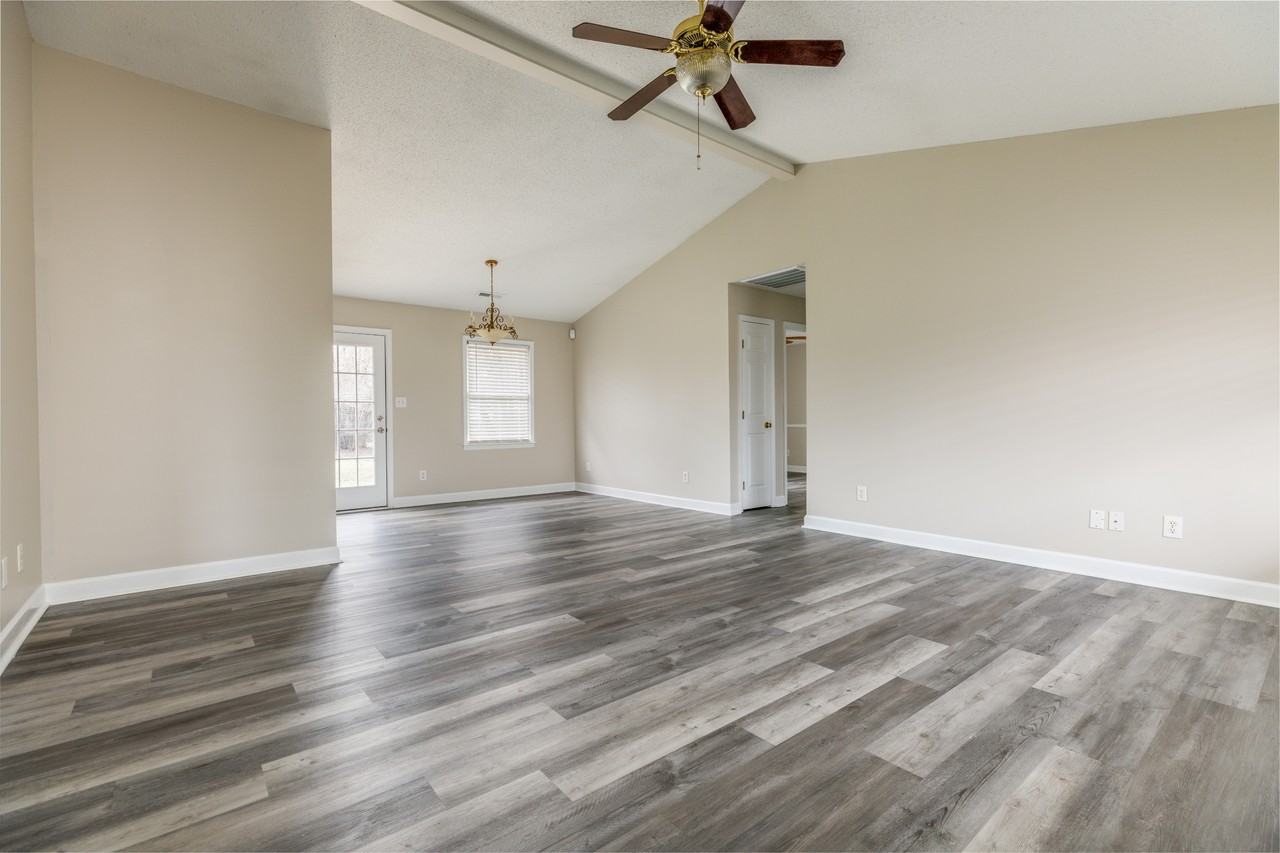 220 Saddle Rock Ct #1 - Photo 2 of 20