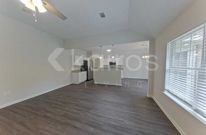 755 Park Ln - Photo 4 of 20