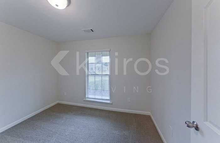 755 Park Ln - Photo 6 of 20