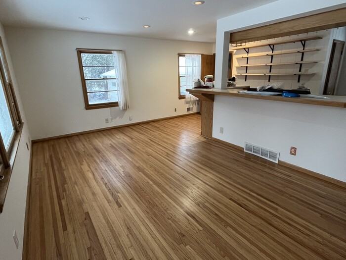 10615 Penn Ave S - Photo 4 of 22