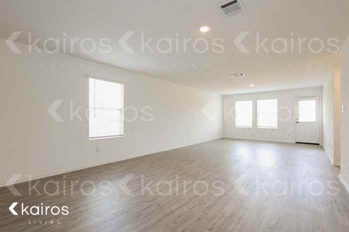 13827 Weir Pl - Photo 4 of 16