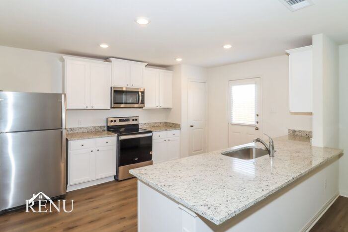 312 Silvercrest Ln - Photo 4 of 20