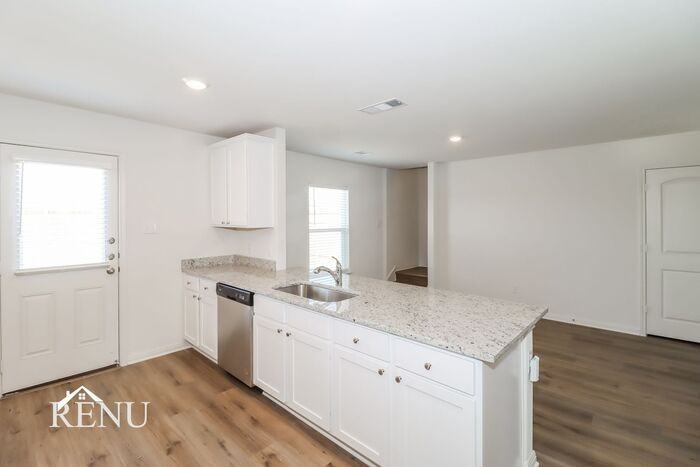 312 Silvercrest Ln - Photo 5 of 20