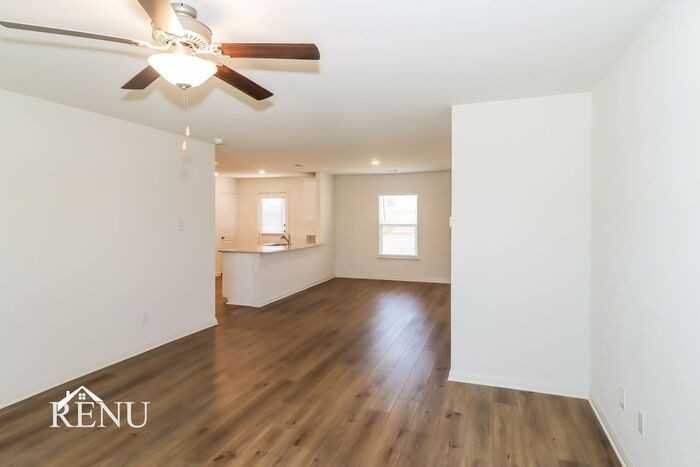 312 Silvercrest Ln - Photo 6 of 20