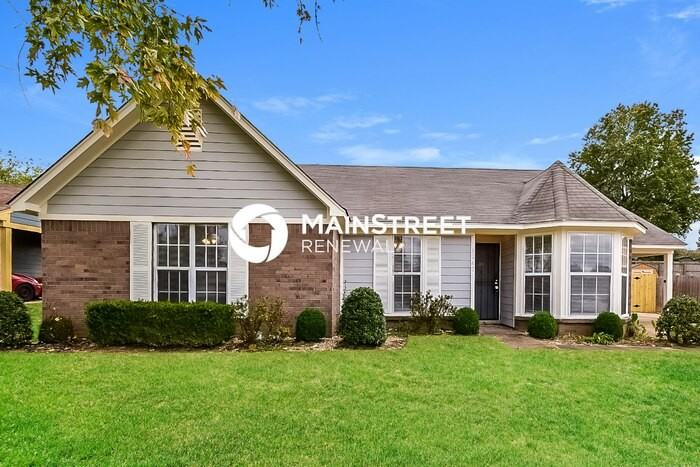 4247 Highgate Dr - Photo 3 of 16