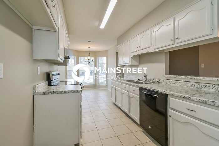 4247 Highgate Dr - Photo 7 of 16