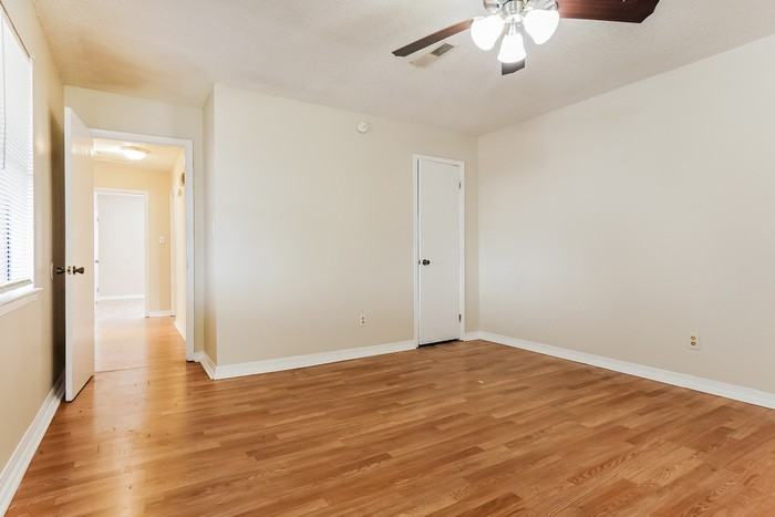 732 Spring St - Photo 7 of 11