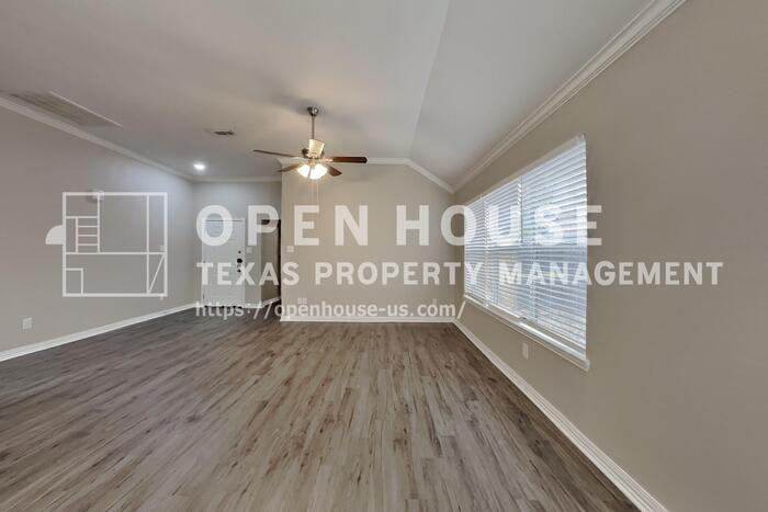 21011 Carmel Valley Dr - Photo 4 of 20