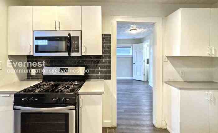 1098 E 17th Ave - Photo 3 of 24