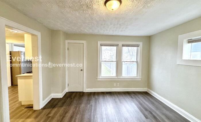 1098 E 17th Ave - Photo 7 of 24