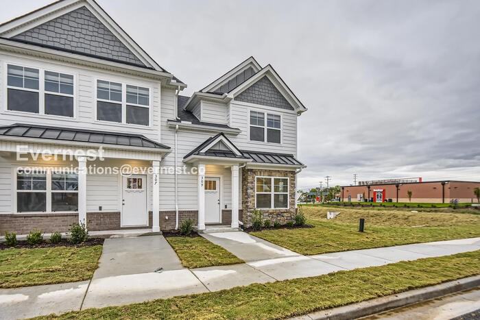 345 Raines Ct - Photo 3 of 33