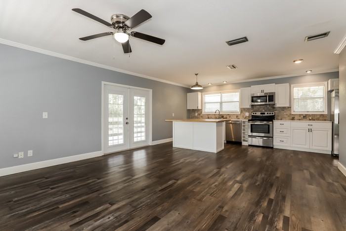 1209 Ne 6th Ct - Photo 2 of 18