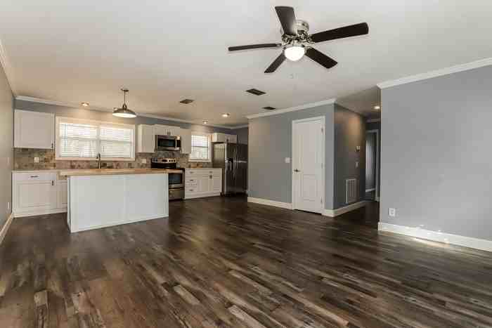 1209 Ne 6th Ct - Photo 3 of 18