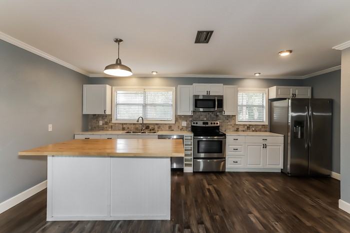 1209 Ne 6th Ct - Photo 5 of 18