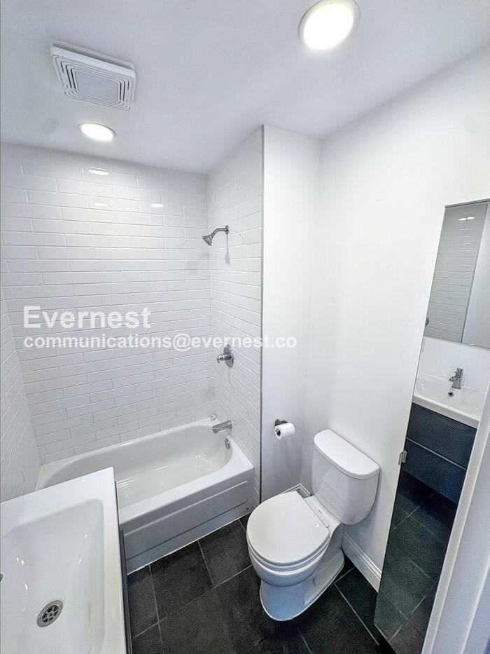 905 Pine St - Photo 5 of 16