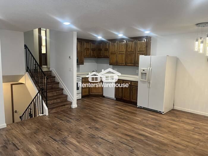 8792 N Maplebrook Cir - Photo 3 of 15