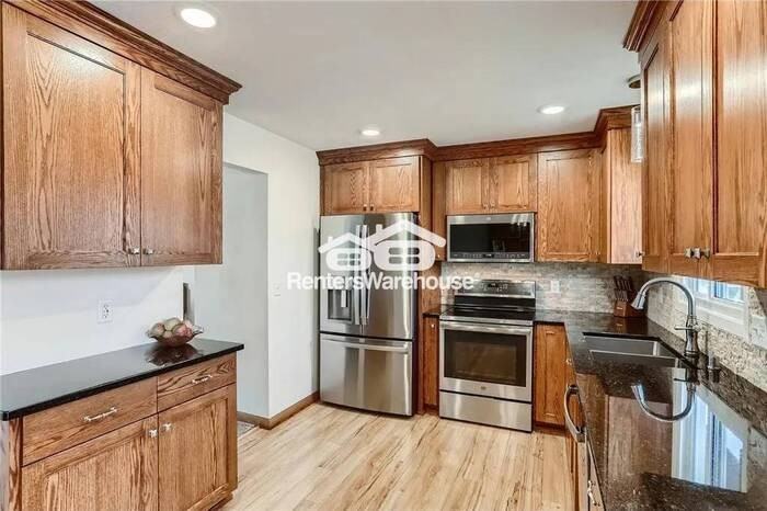 11257 Jersey Ave N - Photo 5 of 17