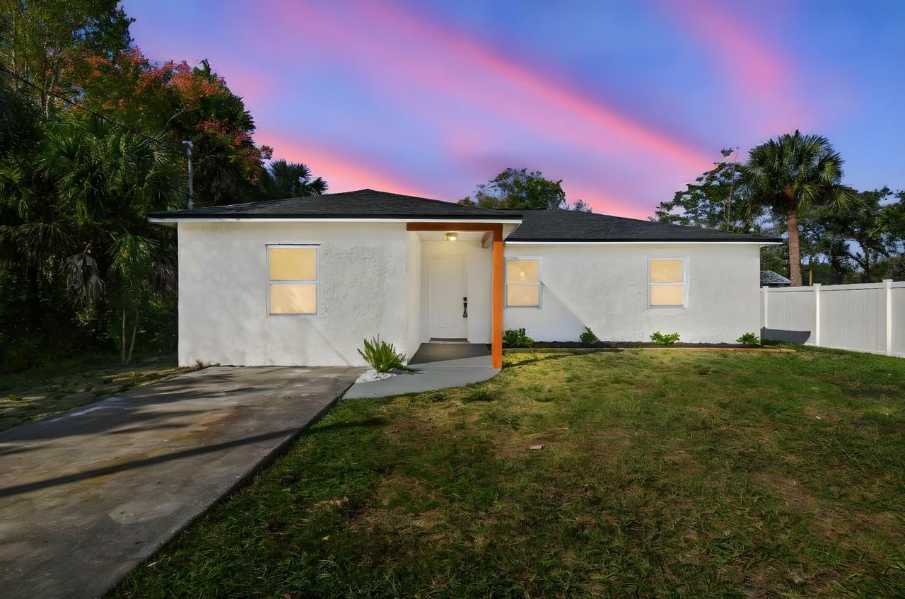 16107 Sea Pines Dr - Photo 2 of 20