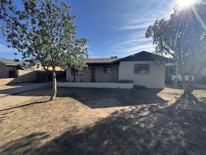 8019 W Earll Dr - Photo 2 of 20