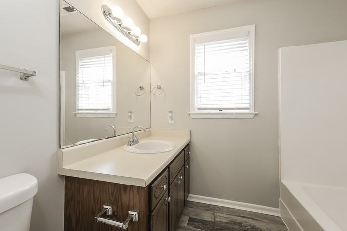 602 Creek Dr - Photo 6 of 9