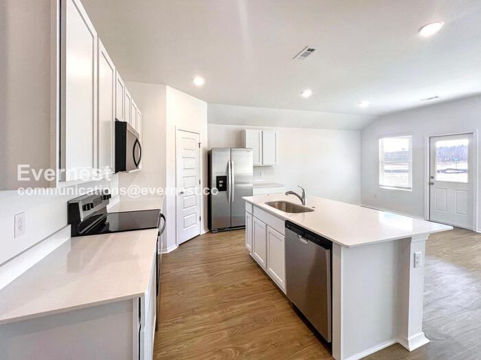 104 E Sunbelt Ct - Photo 3 of 20