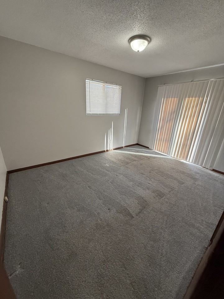 3005 N 57th St #3005 - Photo 3 of 10