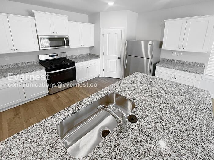 3251 Quintana Dr - Photo 2 of 18