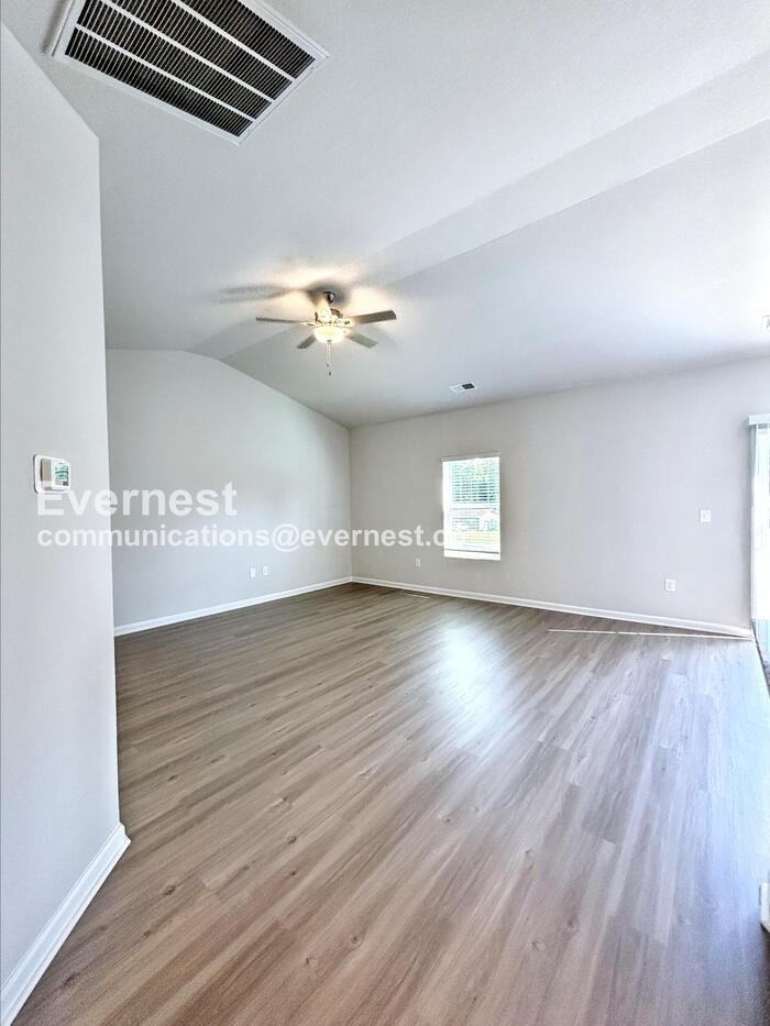 209 Aniston Ln - Photo 3 of 15