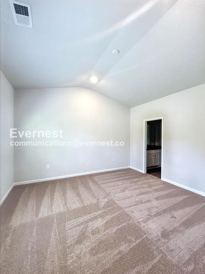 209 Aniston Ln - Photo 6 of 15