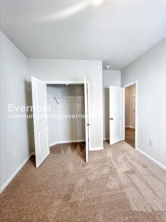 209 Aniston Ln - Photo 7 of 15