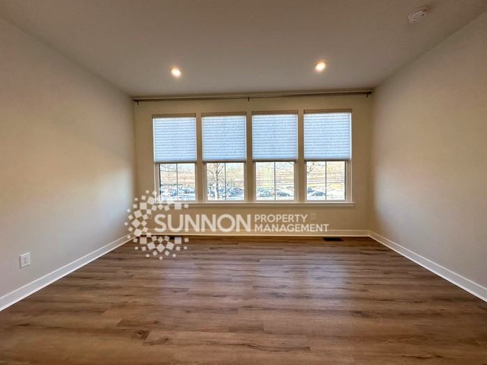 538 Billingsley Rd - Photo 5 of 32