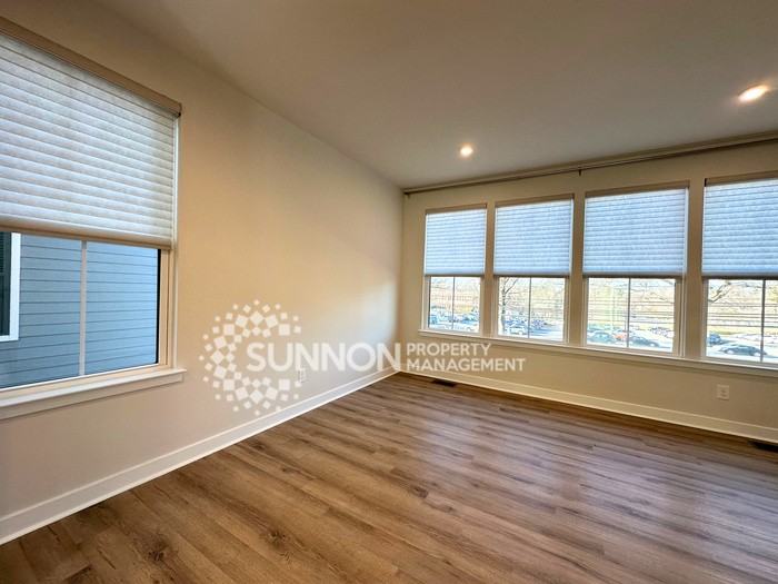 538 Billingsley Rd - Photo 6 of 32