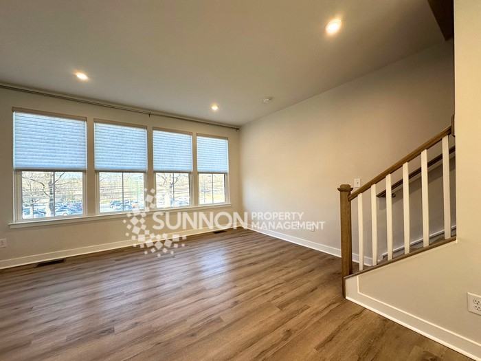 538 Billingsley Rd - Photo 7 of 32