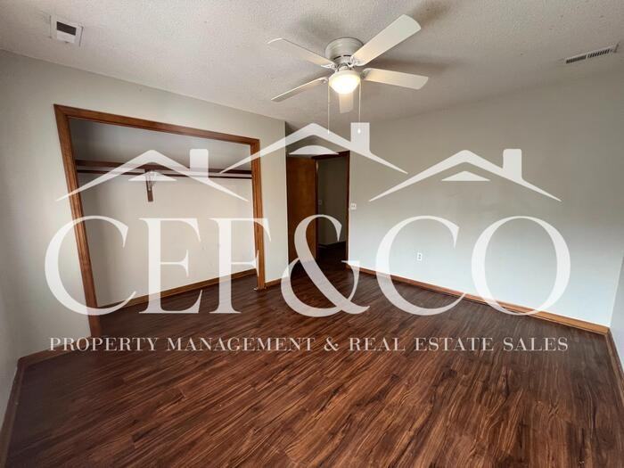 125 Lacey Ln - Photo 4 of 14