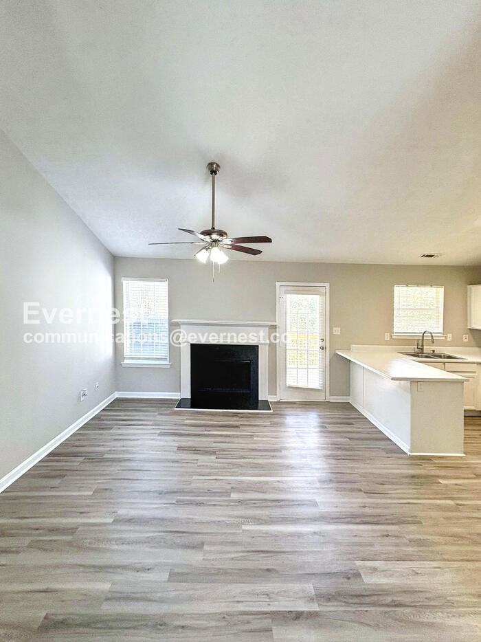 7011 Regency Ln - Photo 5 of 26