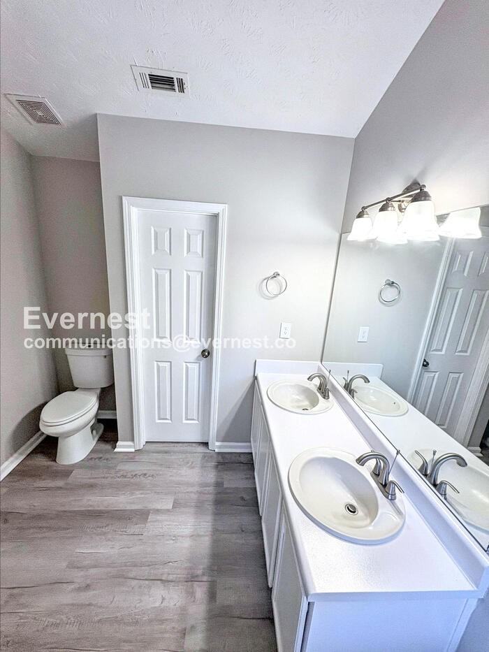 7011 Regency Ln - Photo 7 of 26