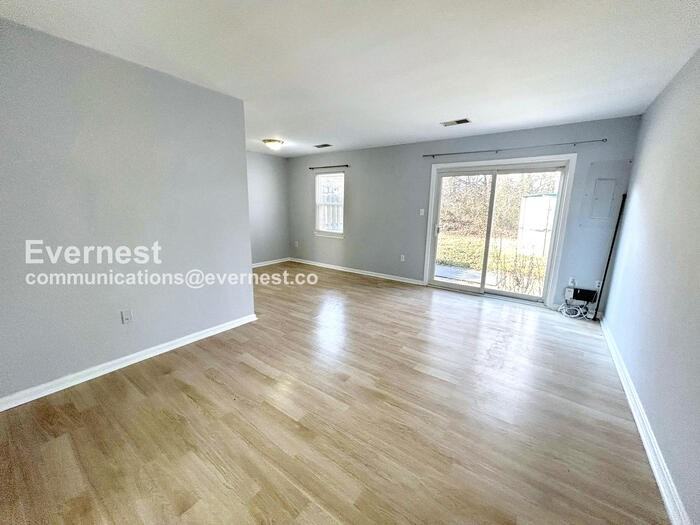 1246 Thomas Jefferson Pl - Photo 7 of 22