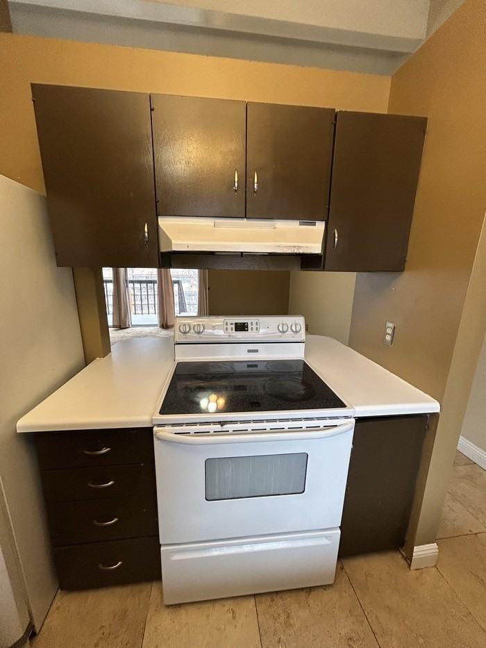 5463 S York St - Photo 6 of 17