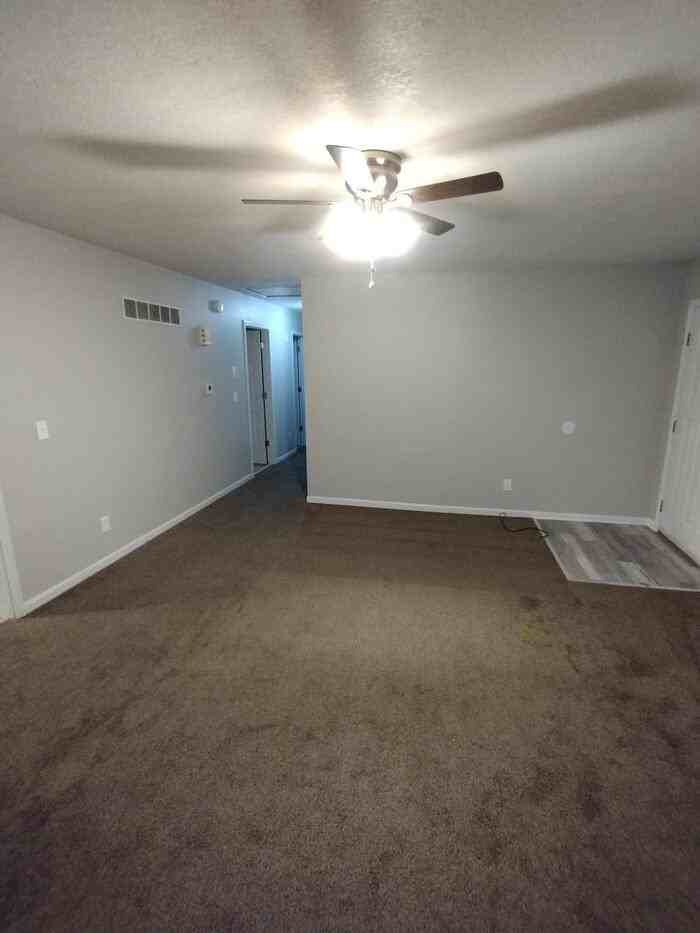 1813 Glenn Hendren Dr - Photo 4 of 19