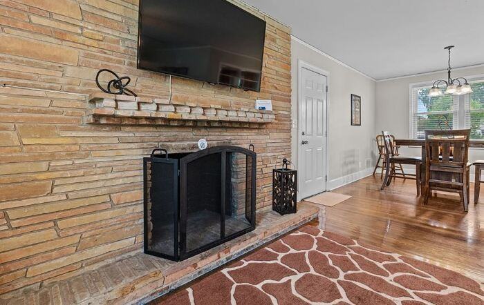 711 Indigo Ave - Photo 3 of 19