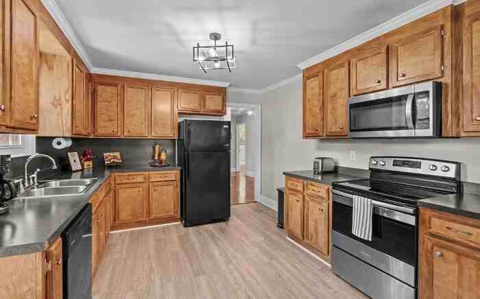 711 Indigo Ave - Photo 4 of 19