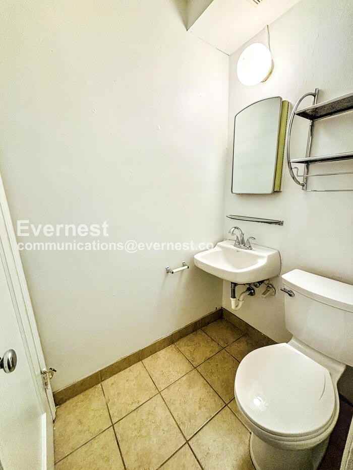 135 Mathews St #4 - Photo 4 of 11