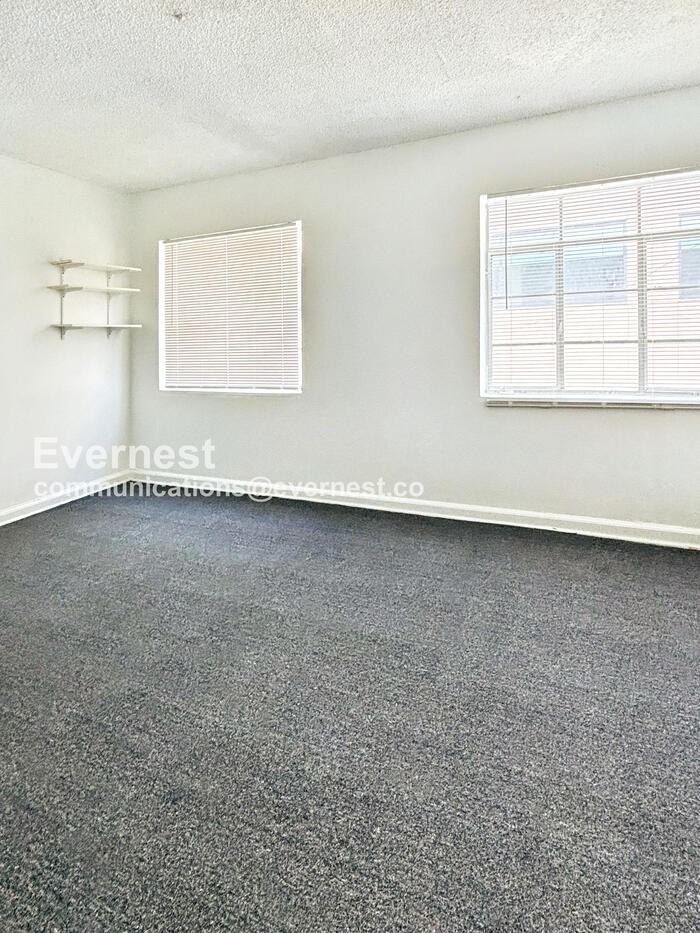 135 Mathews St #4 - Photo 6 of 11