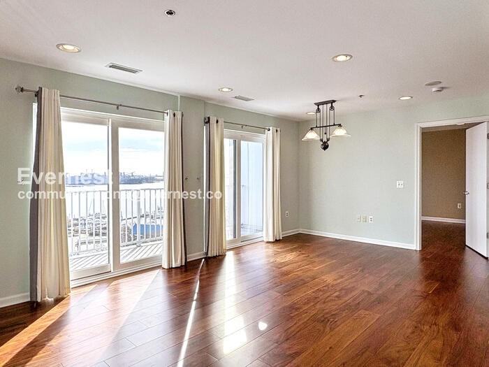 2702 Lighthouse Pt E #728 - Photo 6 of 24