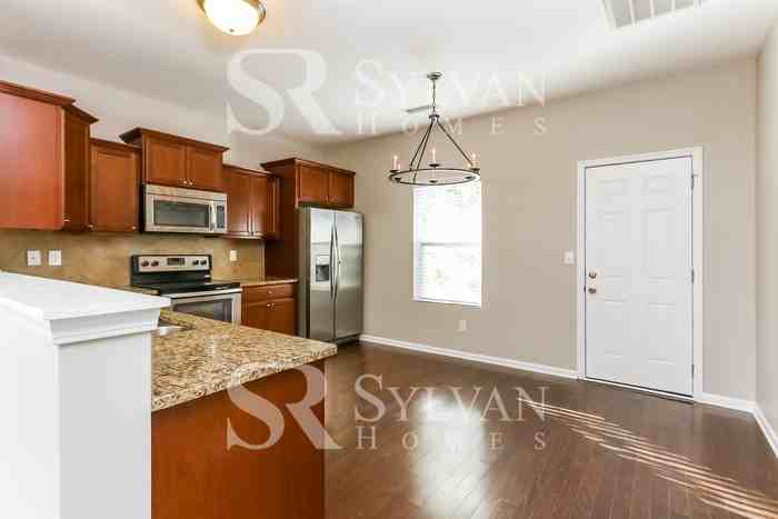 3948 Shasta Cir - Photo 4 of 16