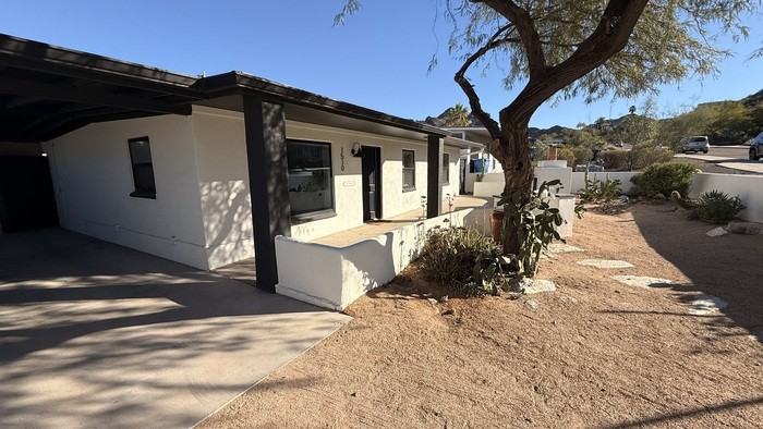 1510 E Sunnyslope Ln - Photo 4 of 26