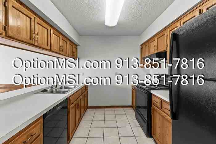 3703 Ne 72nd St - Photo 4 of 21