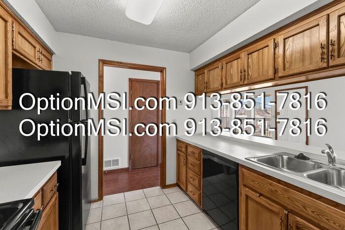 3703 Ne 72nd St - Photo 5 of 21